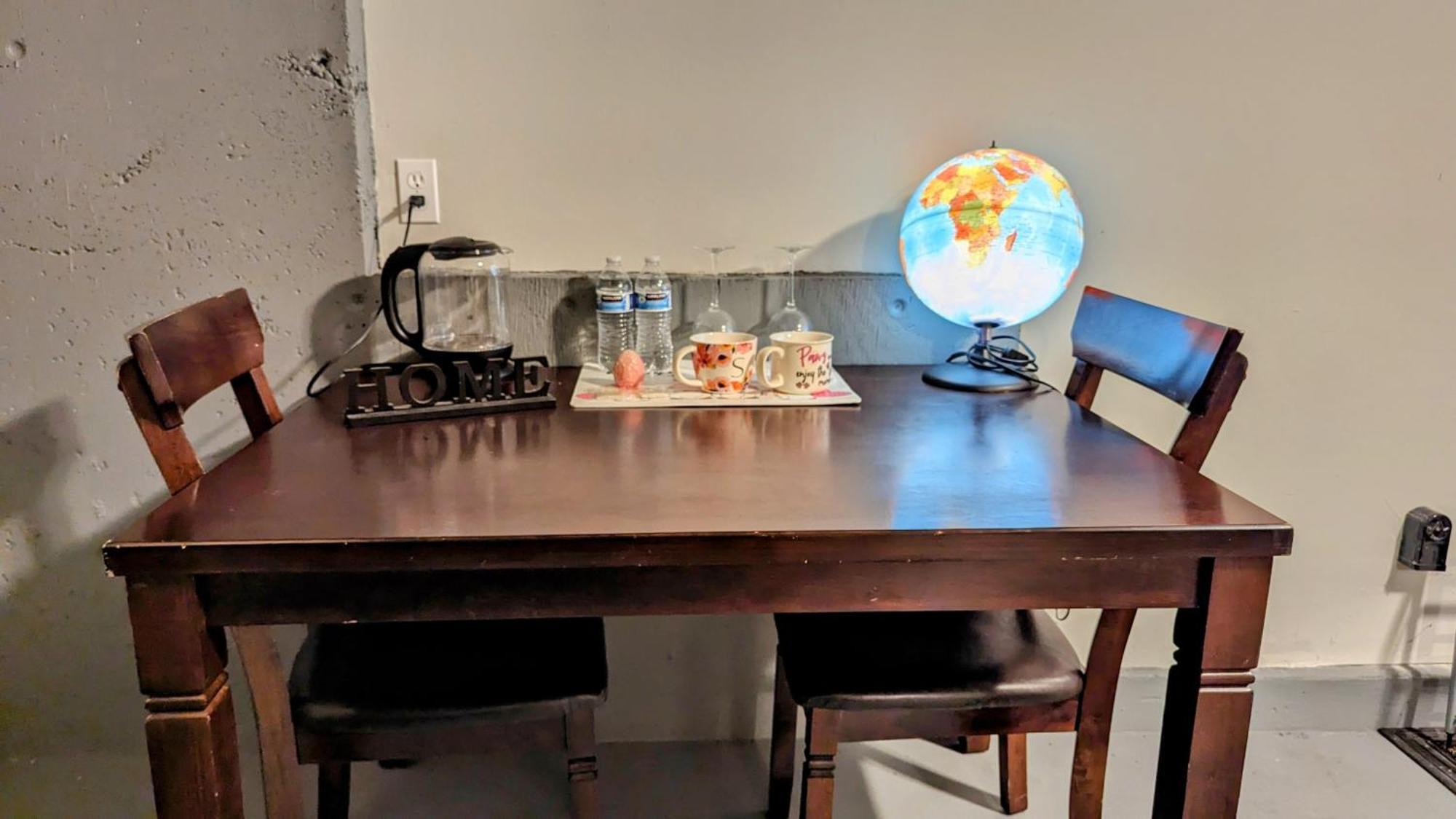 Private Guest Suite In West Bellevue Home Экстерьер фото