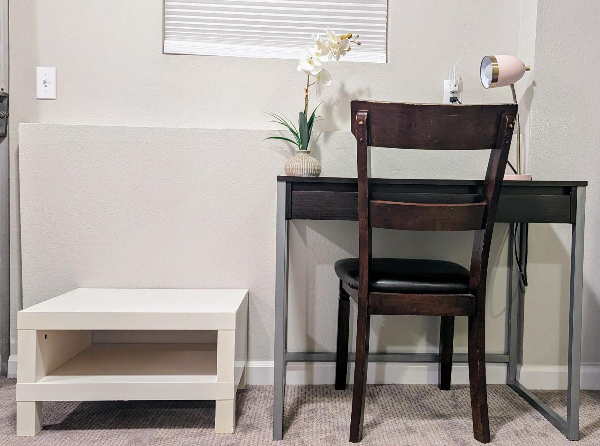 Private Guest Suite In West Bellevue Home Экстерьер фото